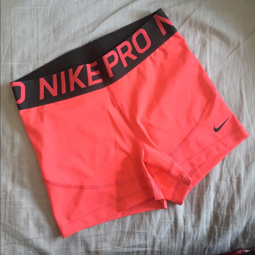 Nike short
